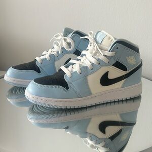 Air Jordan 1 Mid GS 'Ice Blue’